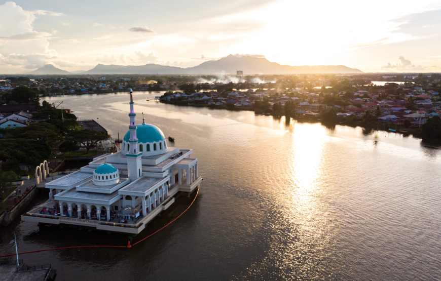 Majestic Royal Kuching River Cruise –  Shared Tour